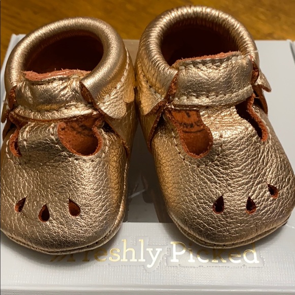 Freshly Picked Mary Jane Baby Moccasin- Rose Gold - Picture 1 of 7